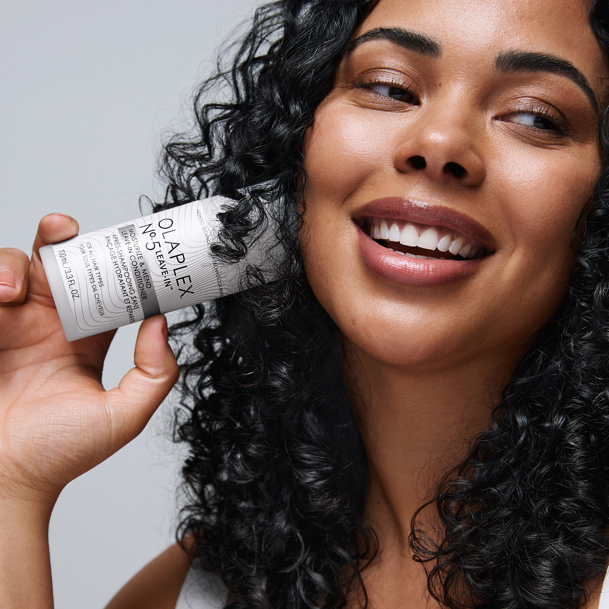 Discover the OLAPLEX No5 Leave-In Moisturise & Mend Leave In Conditioner