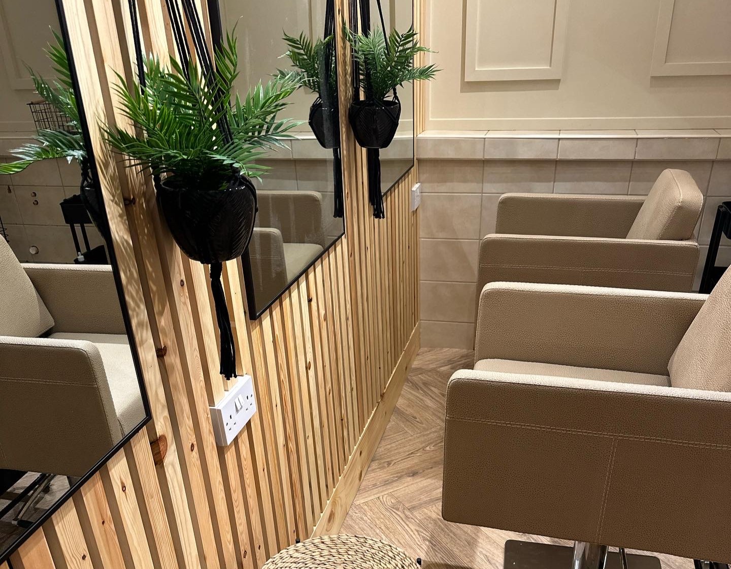 Salon Design Of The Month: Hollie Hair Extensions