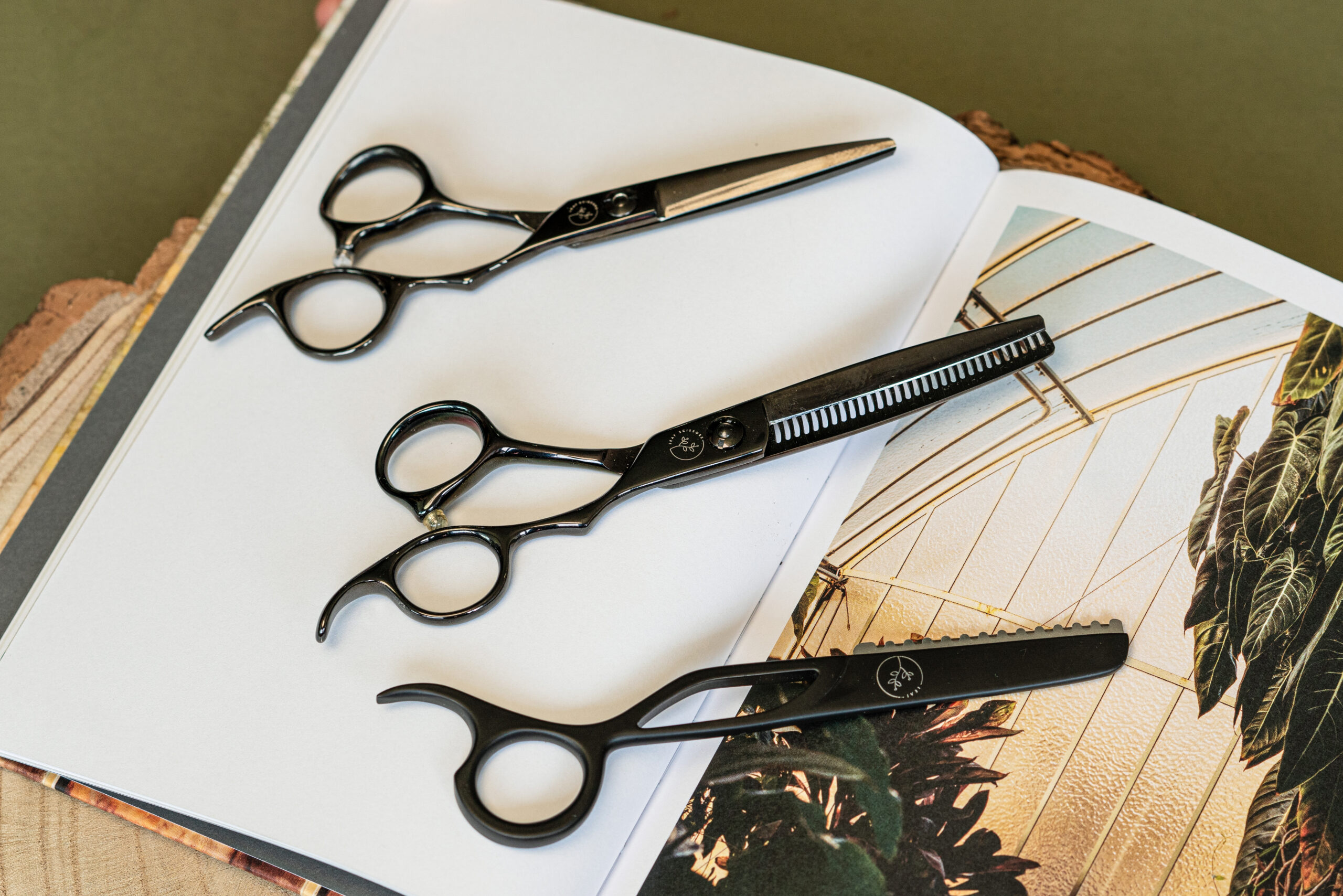 How To Master Hair Cutting Techniques with Leaf Scissors