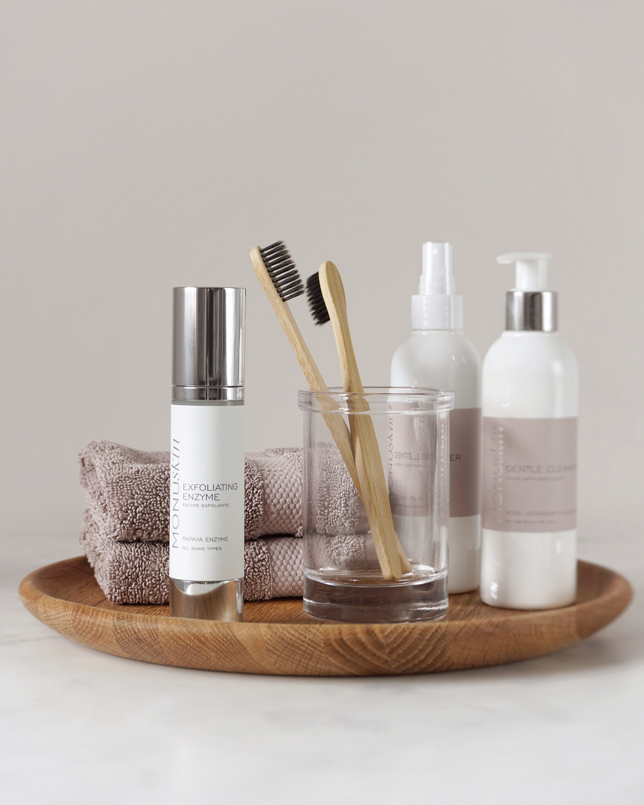 Tips On Helping Your Clients Build A Summer Skincare Routine with Monuskin