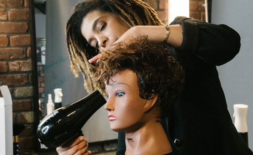 Helping Your Salon Staff Through The Coronavirus Outbreak