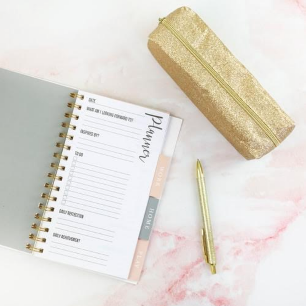 If you're looking for stationery to keep track of your invoices and expenses, look no further than Salons Direct