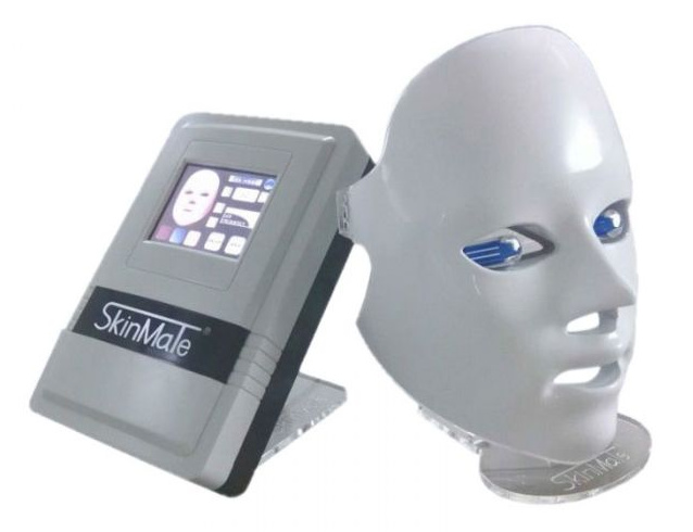 Skinmate's LED Light Mask is packed with innovative features