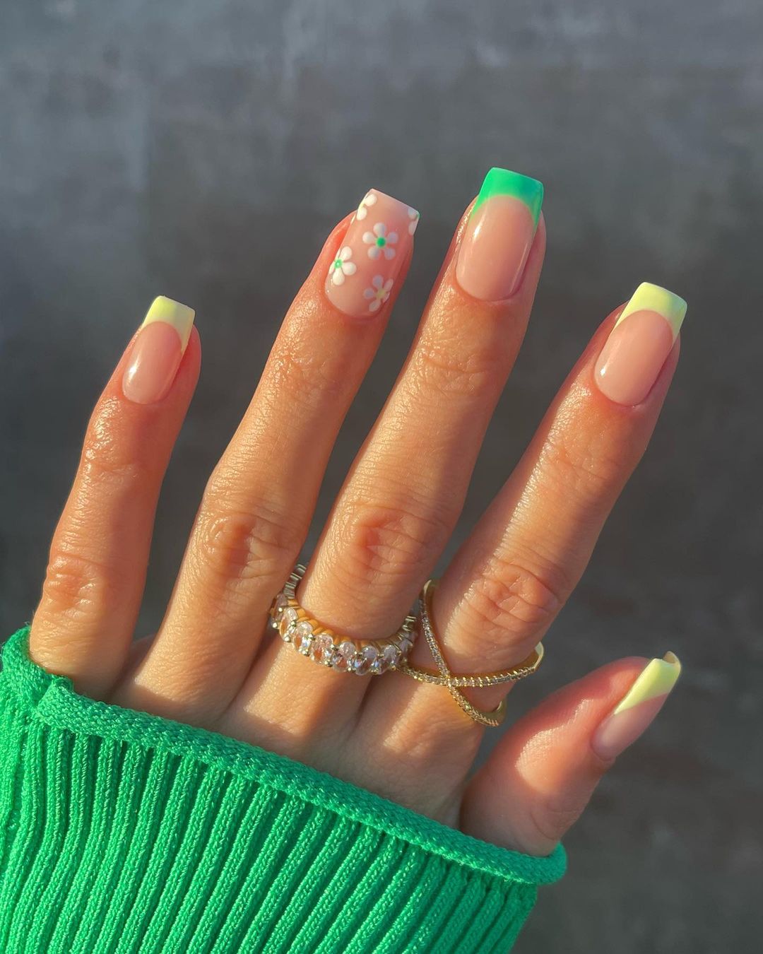 Green flower nail inspiration