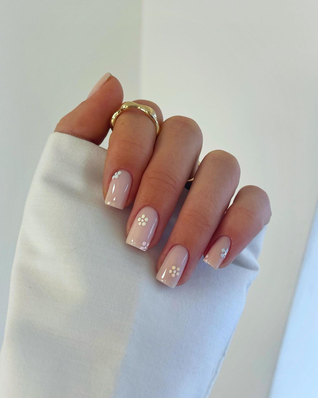 Elegant nail set