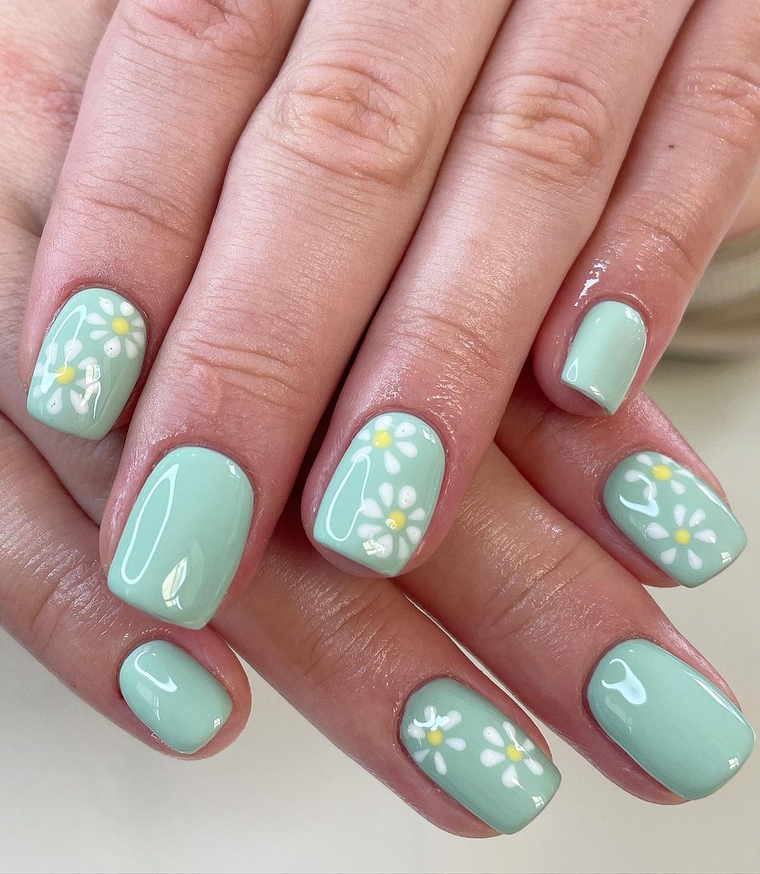 Mint and daisy sets