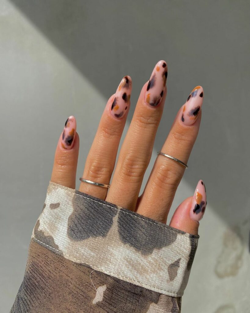 80 fall nail colors to try this season