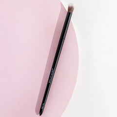 Brushworks No. 14 Fluffy Blending Eye Brush