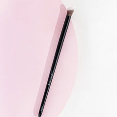 Brushworks No. 15 Angled Blending Eye Brush
