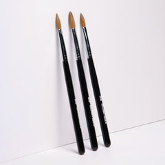 The Edge Kolinsky Precision Oval Size 6 Brush